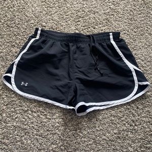 Under Armour Athletic Shorts • Medium